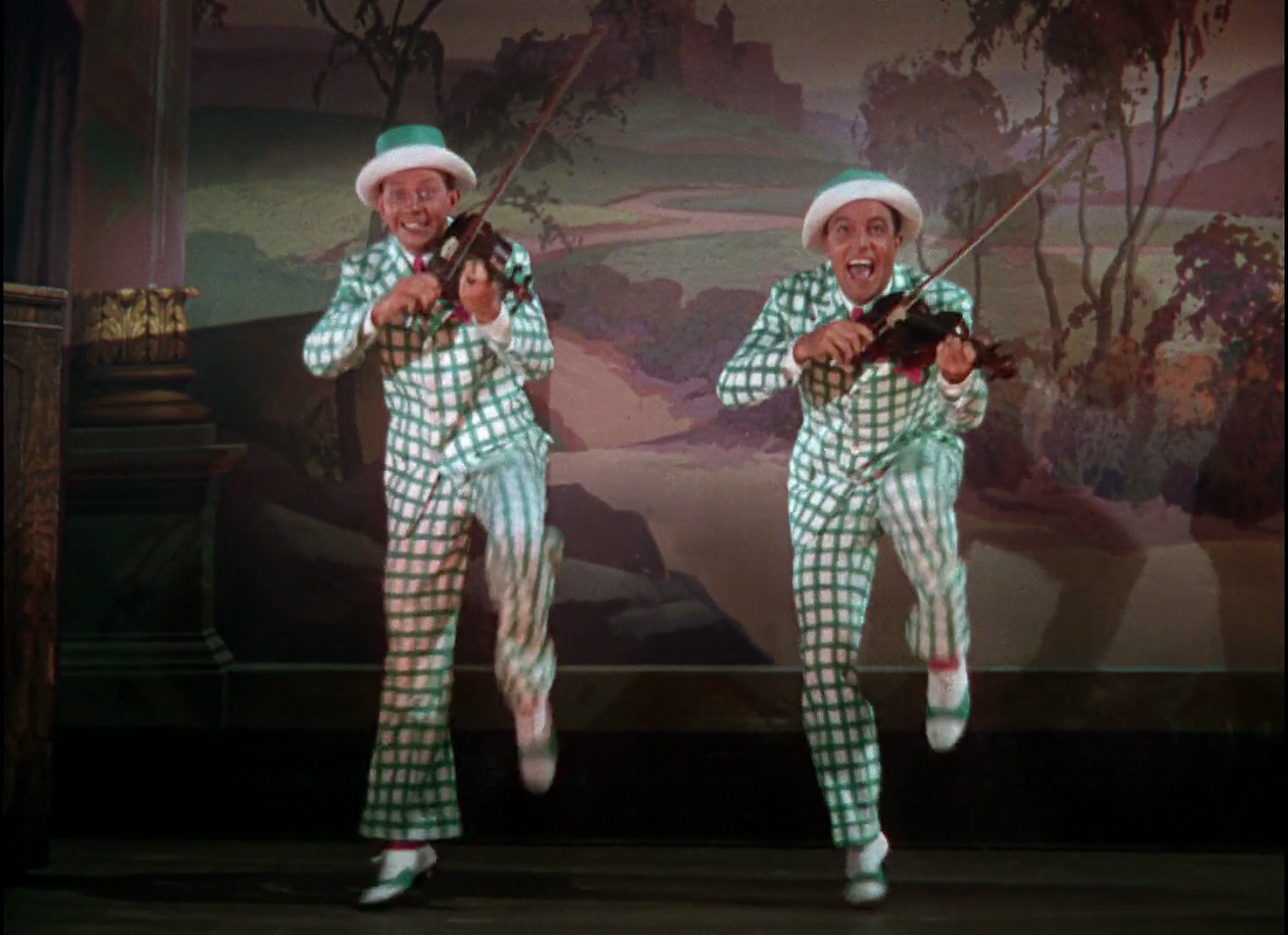 Singin.in.the.Rain.1952.1080p.BluRay.H264.AAC-RARBG.mp4_000642707.png