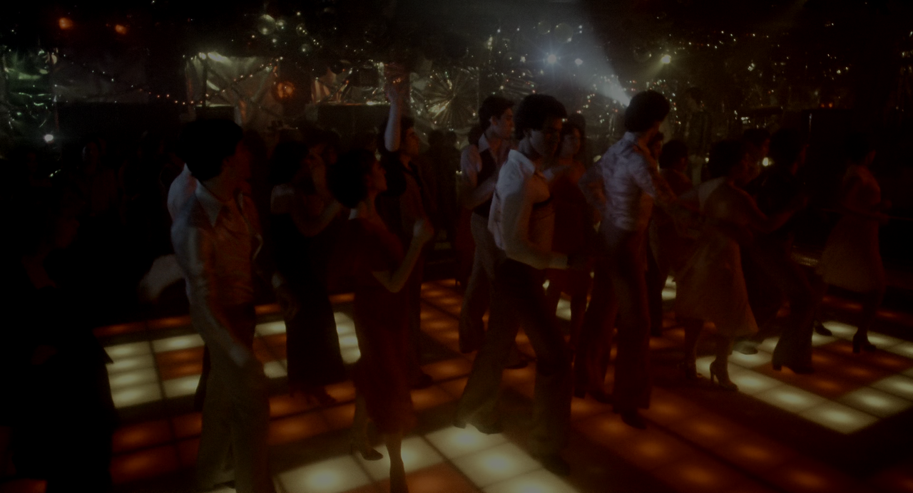 Saturday.Night.Fever.1977.THEATRICAL.2160p.UHD.BluRay.x265.10bit.HDR.DDP5.1-RARBG.mkv_001460084.png
