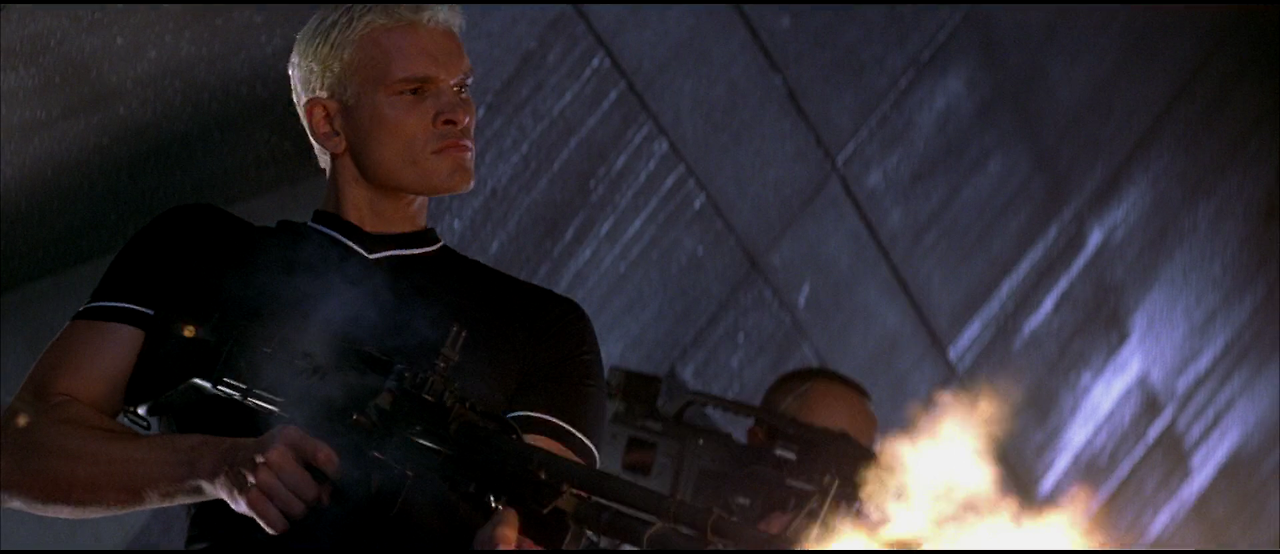 1997 - Tomorrow.Never.Dies.1080p.BluRay.DTS.HighCode.mkv_001164246.png