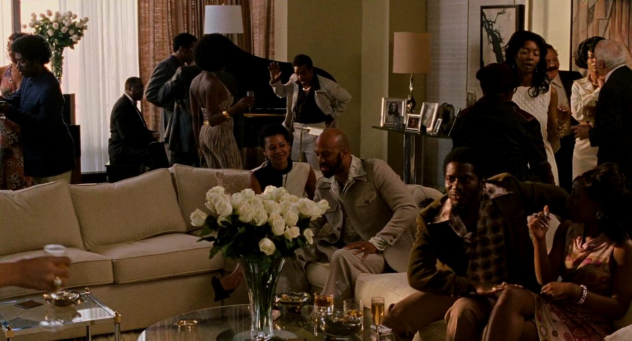 American.Gangster.2007.EXTENDED.REMASTERED.1080p.BluRay.H264.AAC-RARBG.mp4_005002210.png