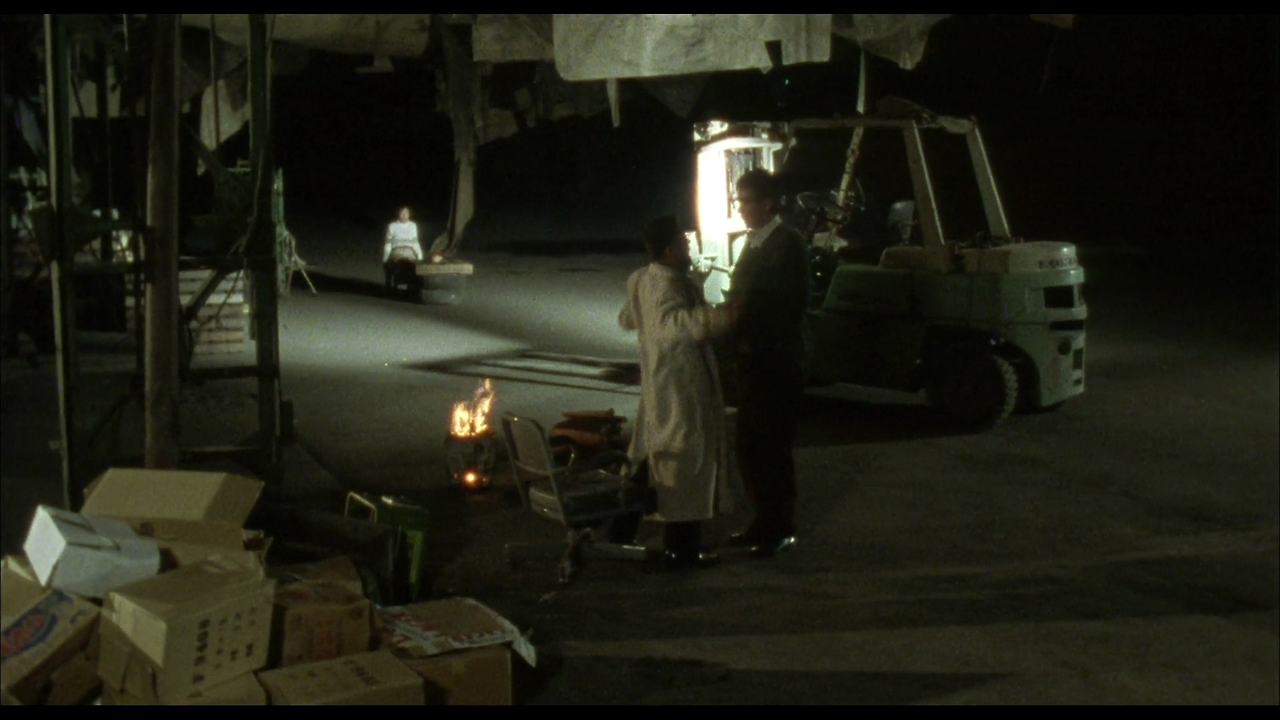 Suit.Yourself.or.Shoot.Yourself.The Heist.1995.JAPANESE.1080p.WEBRip.AAC2.0.x264-NOGRP.mkv_010344348.png