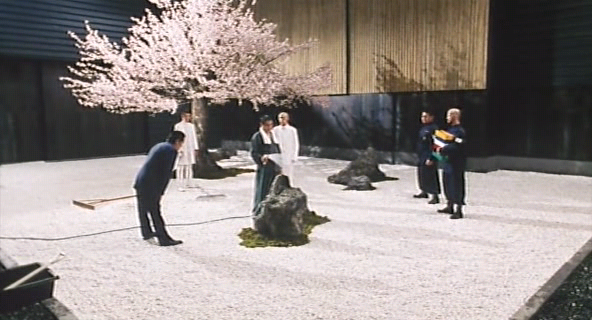 Kyouki.No.Sakura.2002.DVDRip.XviD.CD2-VoMiT.avi_002054669.png