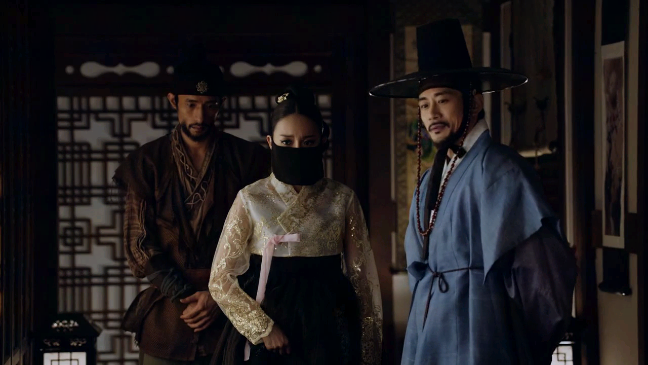 2015.02.10.어우동 주인없는 꽃.Eo.Woo-dong：Lost.Flower.2015.720p.HDRip.H264-CINEFOX.mp4_005117325.png