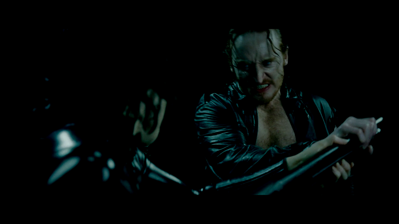 Underworld II.2006.Bluray.1080p.LPCM.5.1.x264-GrymLegacy.mkv_005037991.png