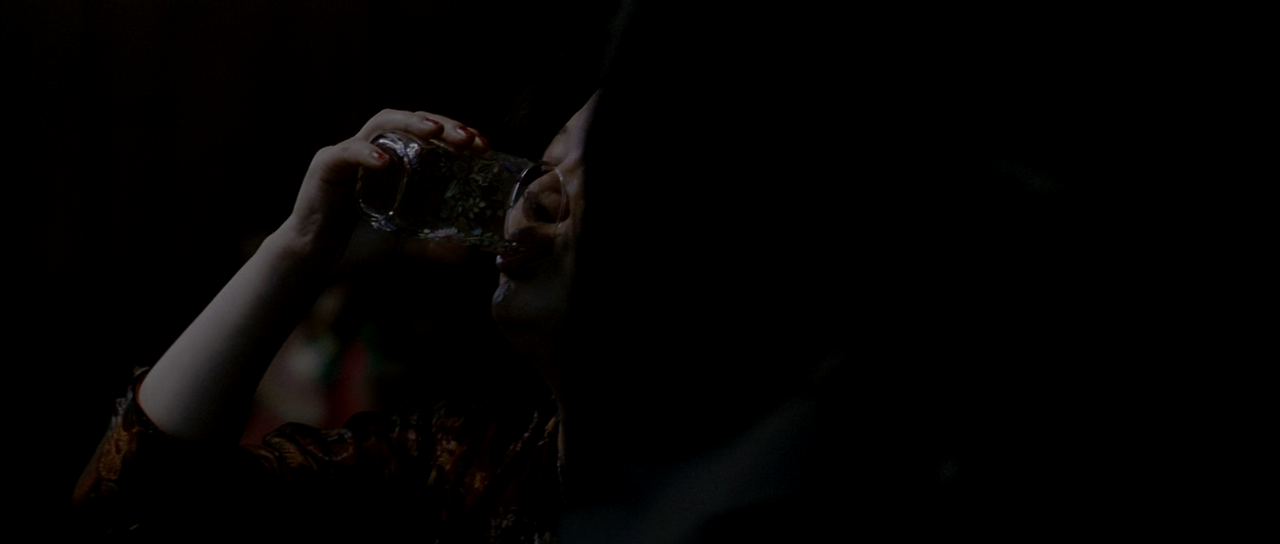 박쥐.(4.8).Thirst.2009.DC.1080p.BluRay.x265.HEVC.10bit.AAC 5.1.Korean.Tigole.mkv_005140886.png