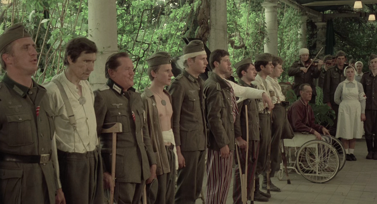 철십자 훈장.Cross Of Iron.1977.1080p.BluRay.x265-RARBG.mp4_005129778.png