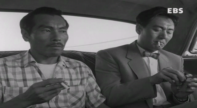 서울의 휴일 (1956) [이용민감독][노능걸, 양미희, 임성숙, 박상익] SDTV.XviD.avi_010245415.png