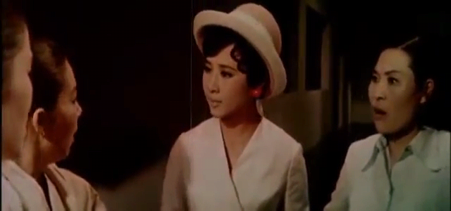 여성상위시대(1969년)(남정임,김지수,남궁원).mp4_001341192.png