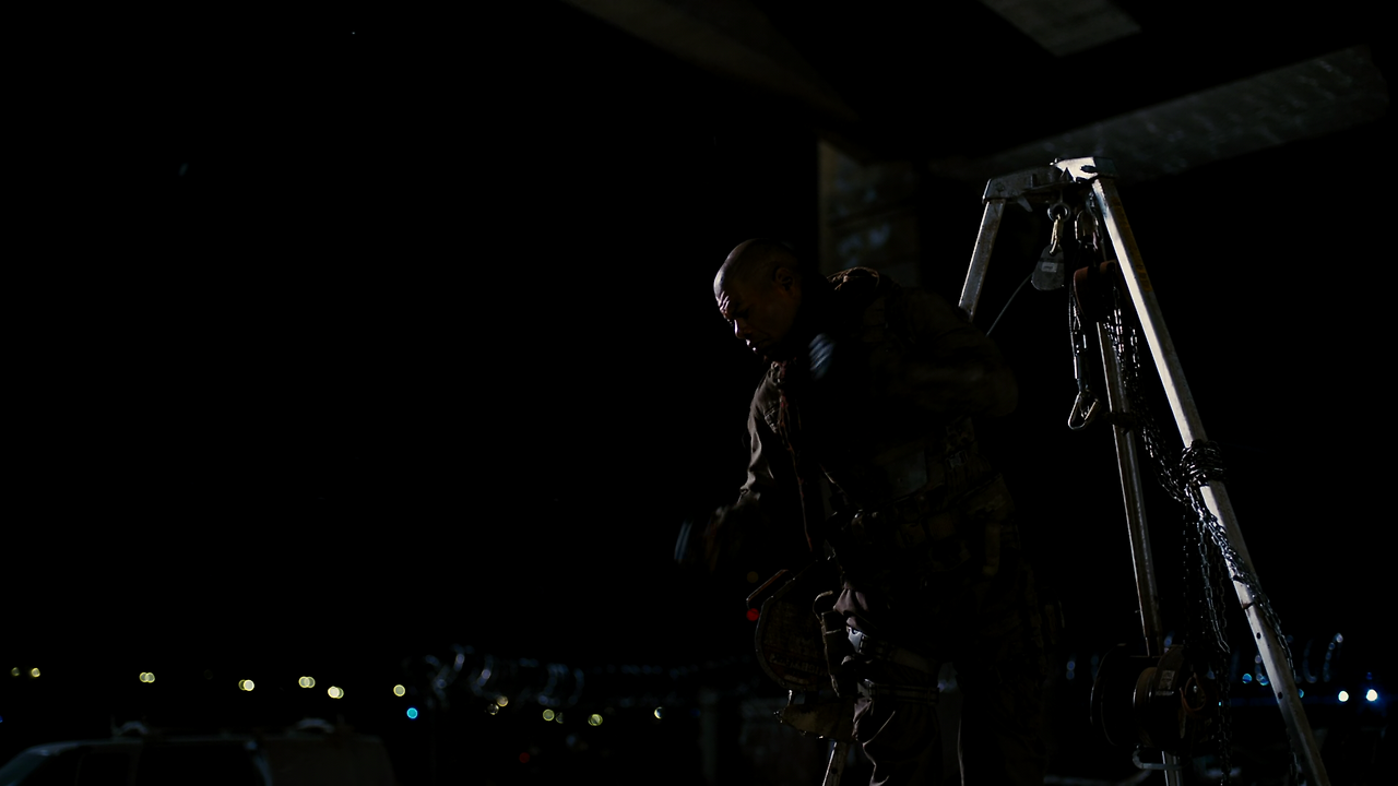 The Dark Knight Rises (2012) (1080p BluRay x265 HEVC 10bit AAC 5.1 Tigole).mkv_007571189.png