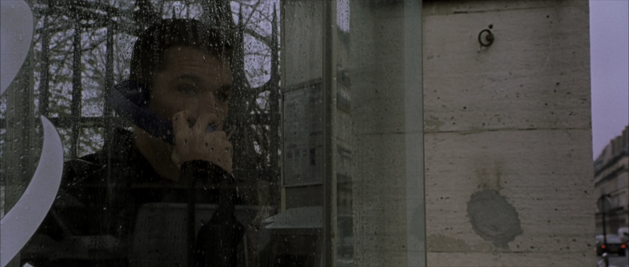The.Bourne.Identity.2002.1080p.BluRay.x264.DTS-X.7.1-SWTYBLZ.mkv_003949988.png
