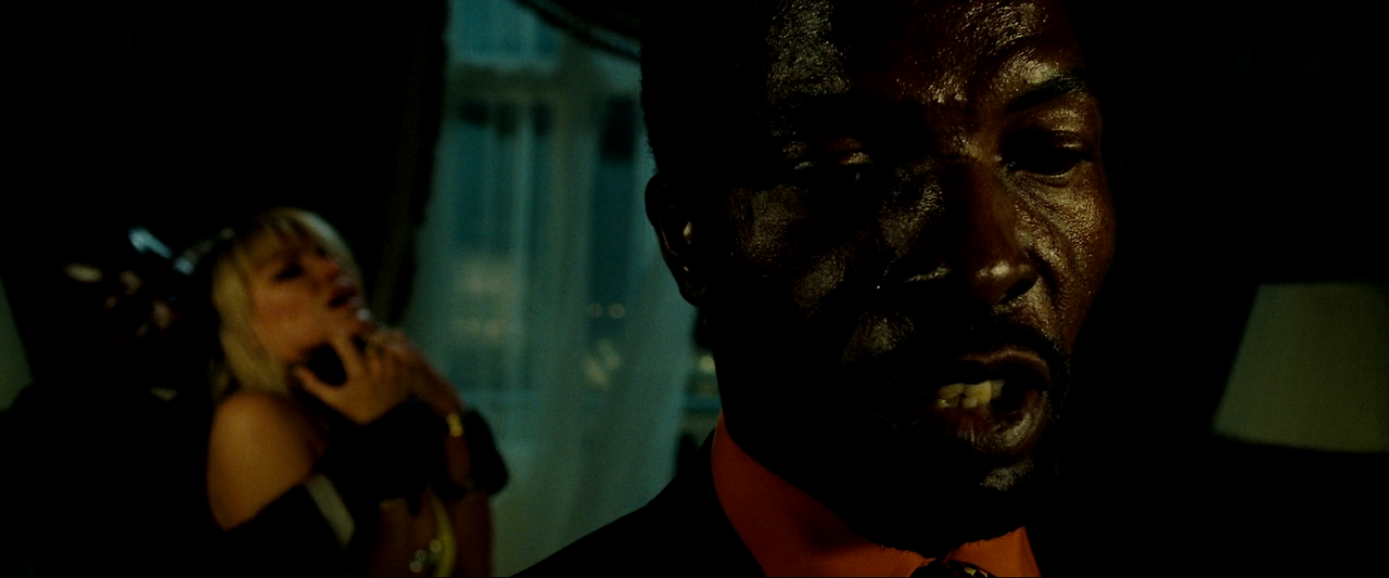 2006 - Casino.Royale..1080p.BluRay.DTS.HighCode.mkv_004727348.png