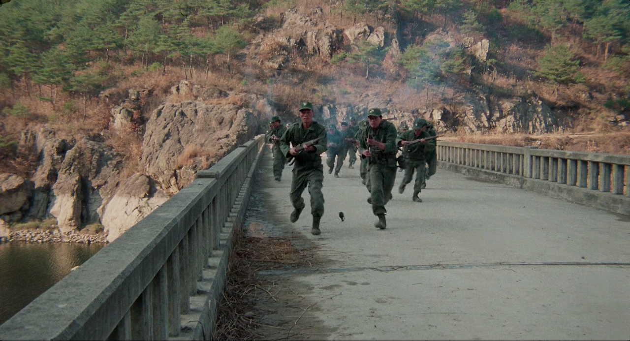 남부군 Nambugun.1990.KOREAN.BDRip.1080p.x265.AAC-[Anime Land].mkv_000942125.png
