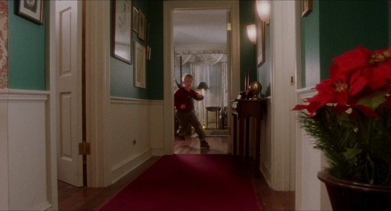Home.Alone.1990.REMASTERED.1080p.BluRay.X264-AMIABLE.mkv_005114151.png