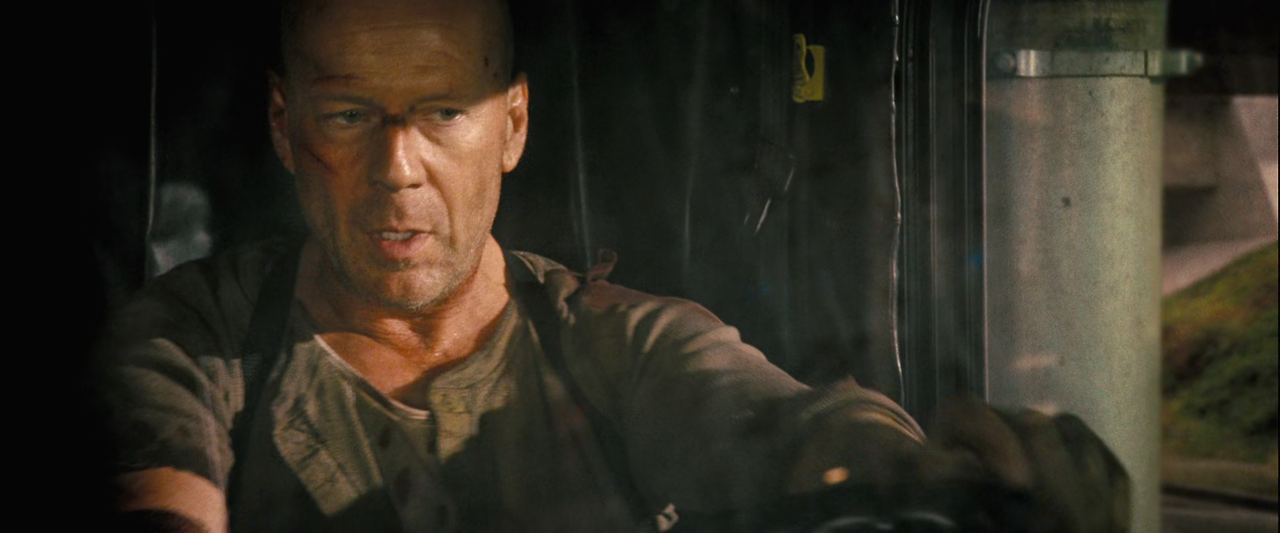Live Free or Die Hard (2007) Unrated (1080p BluRay x265 HEVC 10bit AAC 5.1 Tigole).mkv_006473425.png
