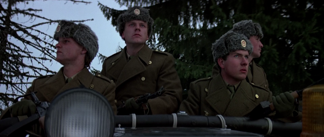 1987 - The.Living.Daylights.1080p.BluRay.DTS.HighCode.mkv_002976432.png