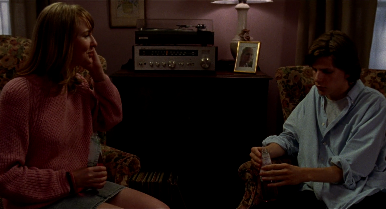 오징어와 고래 The.Squid.and.the.Whale.2005.REMASTERED.1080p.BluRay.H264.AAC-RARBG.mp4_001541750.png