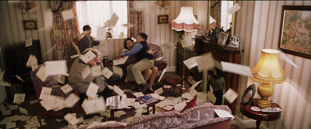 해리 포터와 마법사의 돌.Harry.Potter.and.the.Sorcerer's.Stone.2001.1080p.HQ.10bit.BluRay.5.1.x265.HEVC-MZABI.mkv_001300128.png