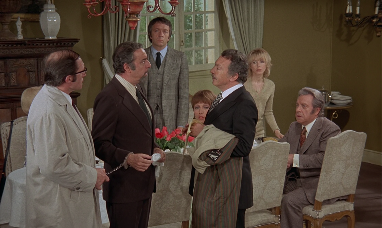 The Discreet Charm of the Bourgeoisie 1972 (1080p Bluray x265 HEVC 10bit AAC 2.0 French Tigole).mkv_004929167.png