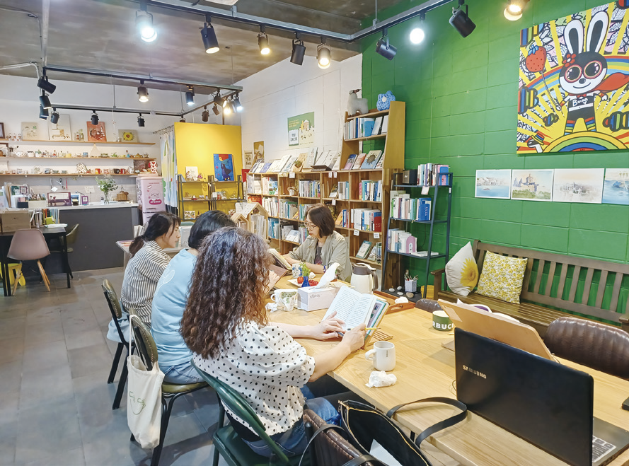 동네3-책방 다독다독-모임.png