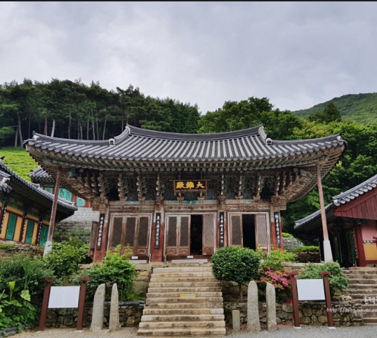 18~19 용문사 대웅전.png