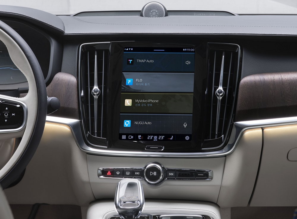 사진자료_볼보자동차 S90 인테리어.png
