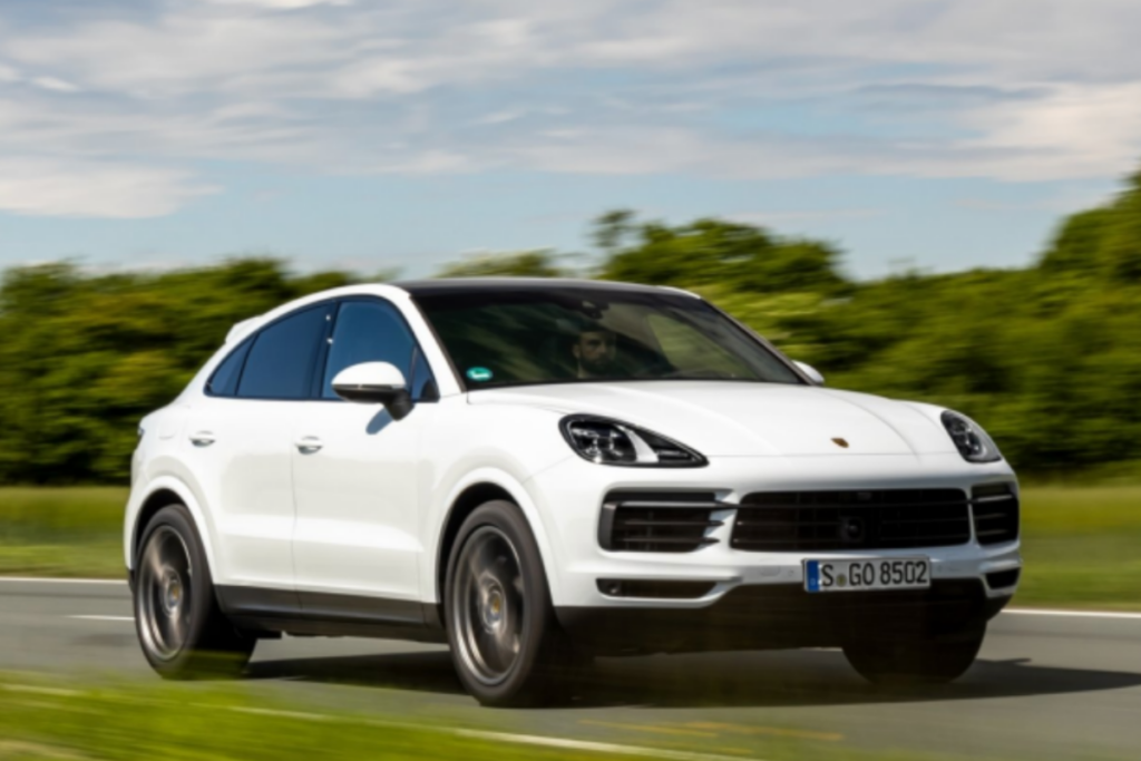 Code-Kunst-car-porsche-cayenne-3-1024x683.png