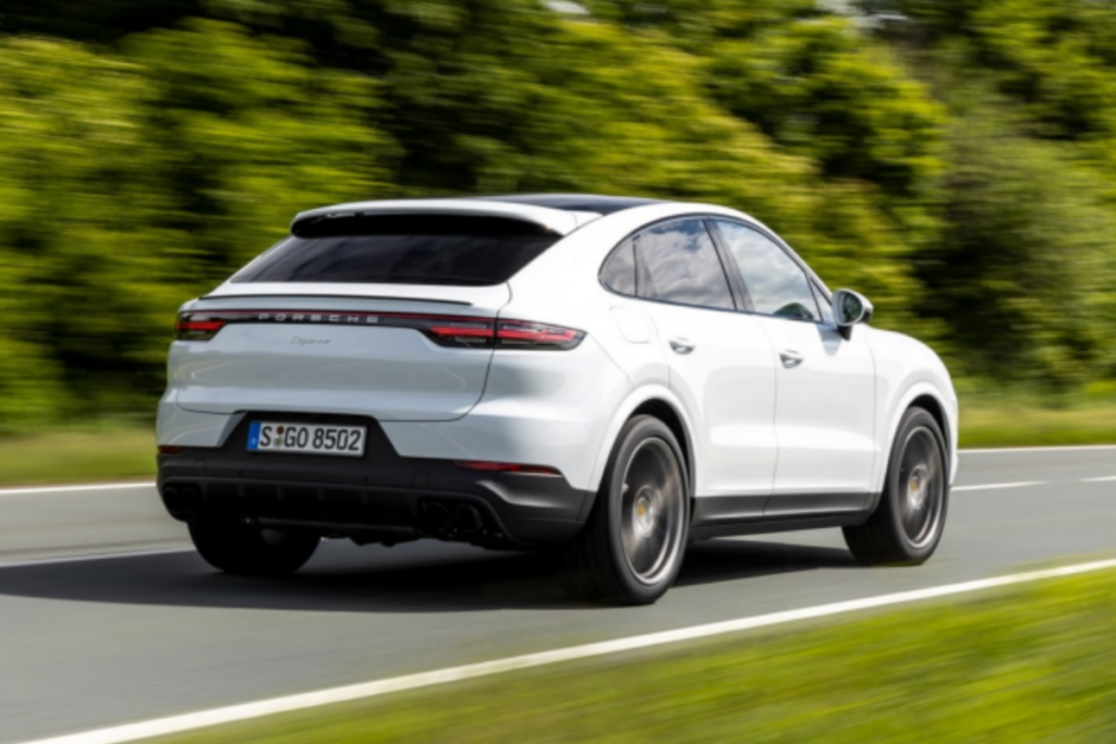 Code-Kunst-car-porsche-cayenne-4-1024x683.png
