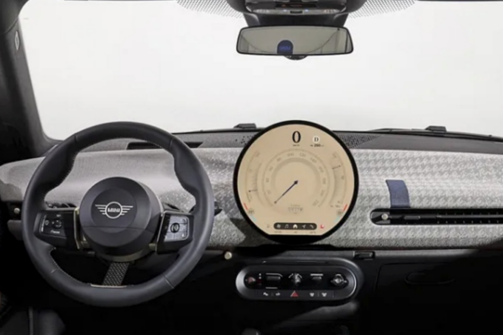 mini-cooper-ev-oled-3-1024x683.png