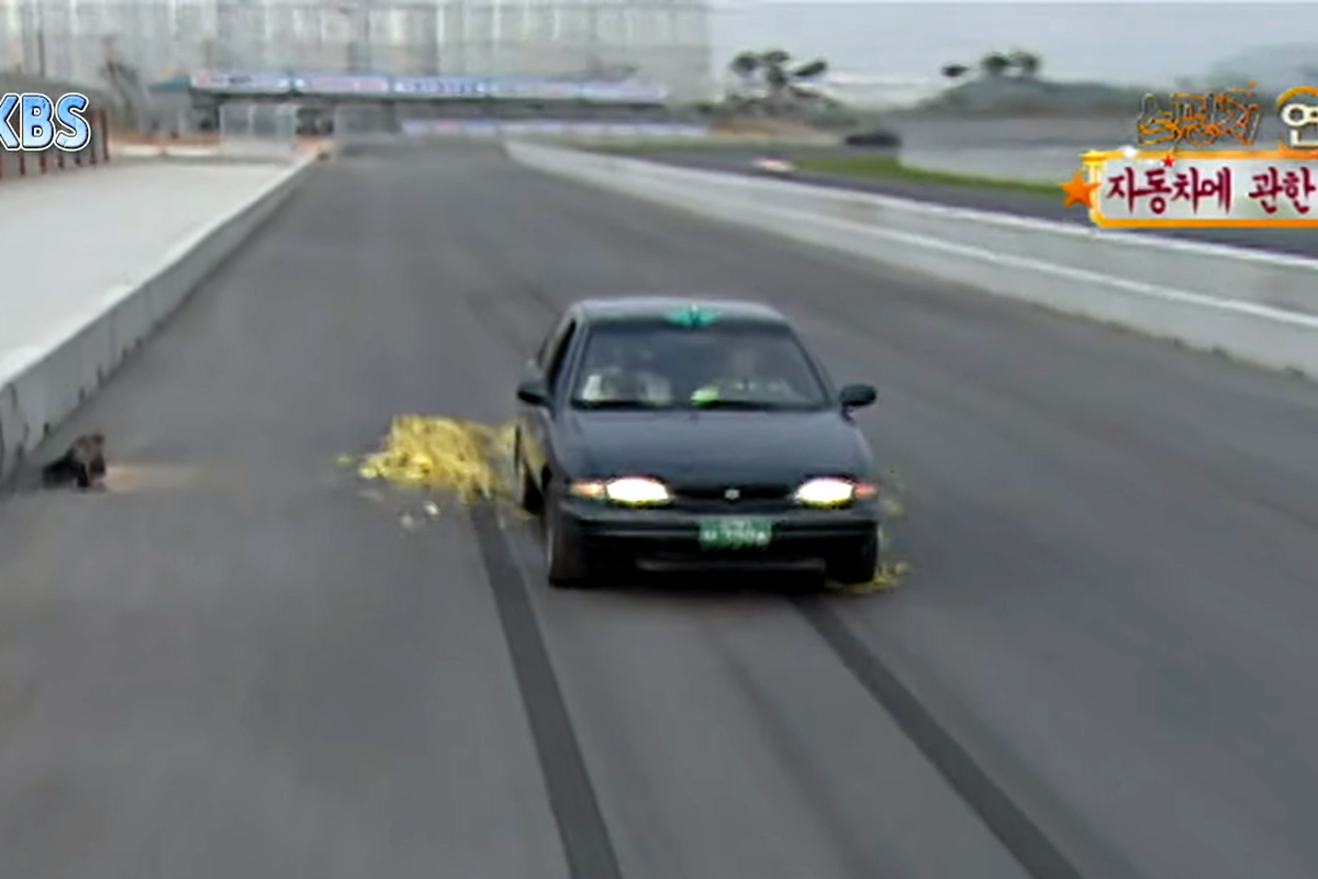 스펀지 미끄러짐.png