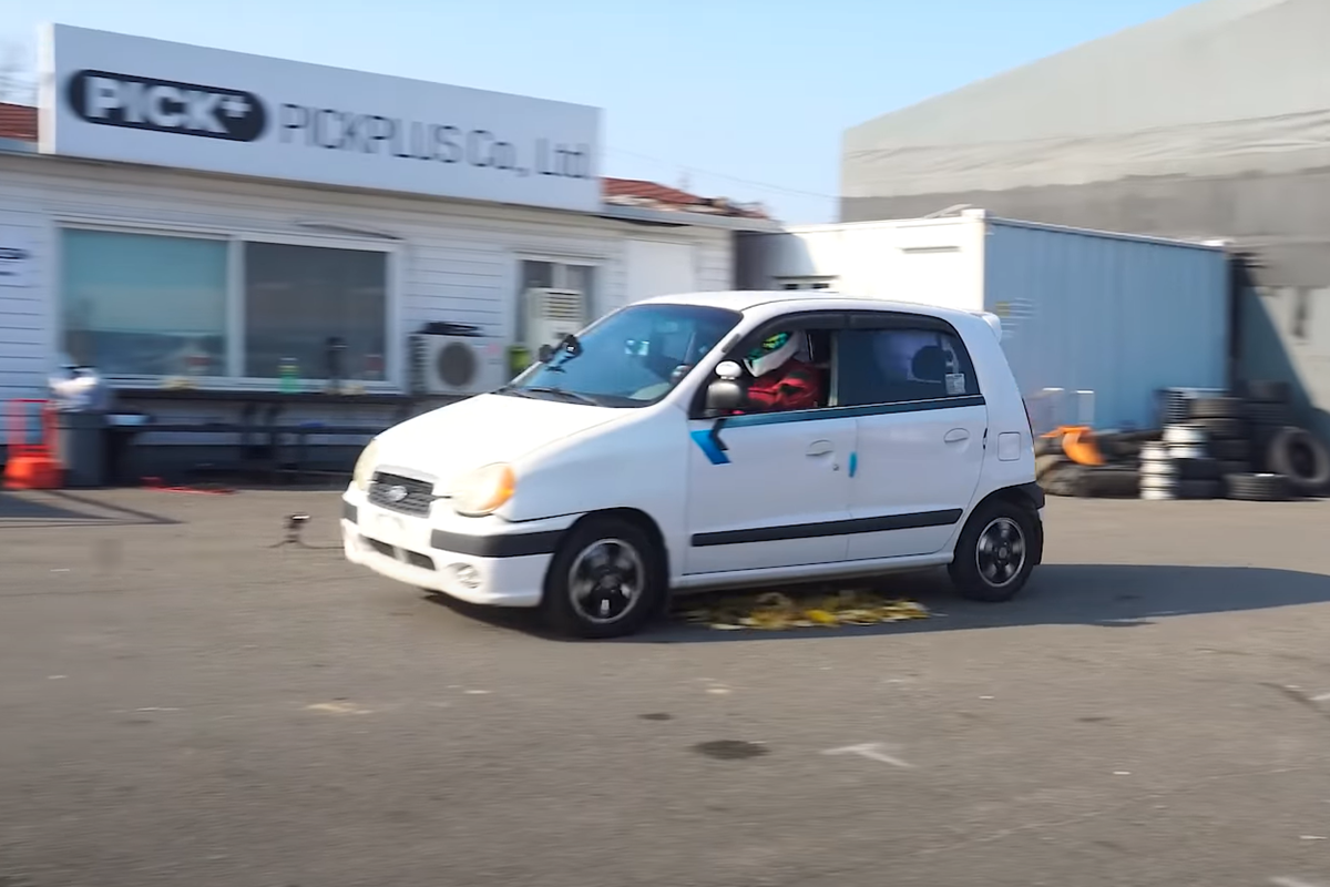 픽플러스 바나나 미끄러짐.png