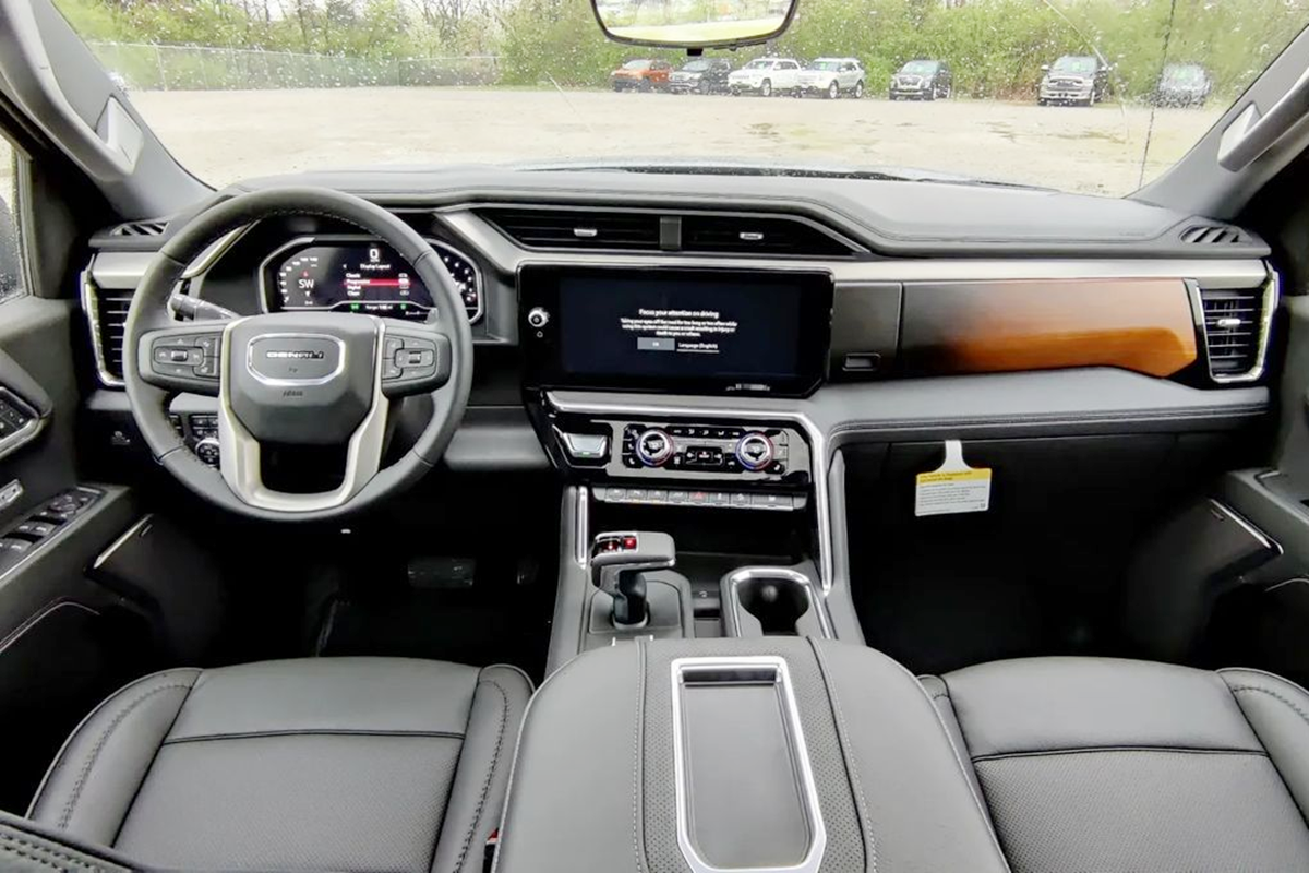 4_GMC 시에라 드날리 인테리어.png