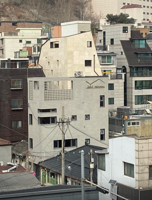 조율건축사사무소 사옥 사진.png