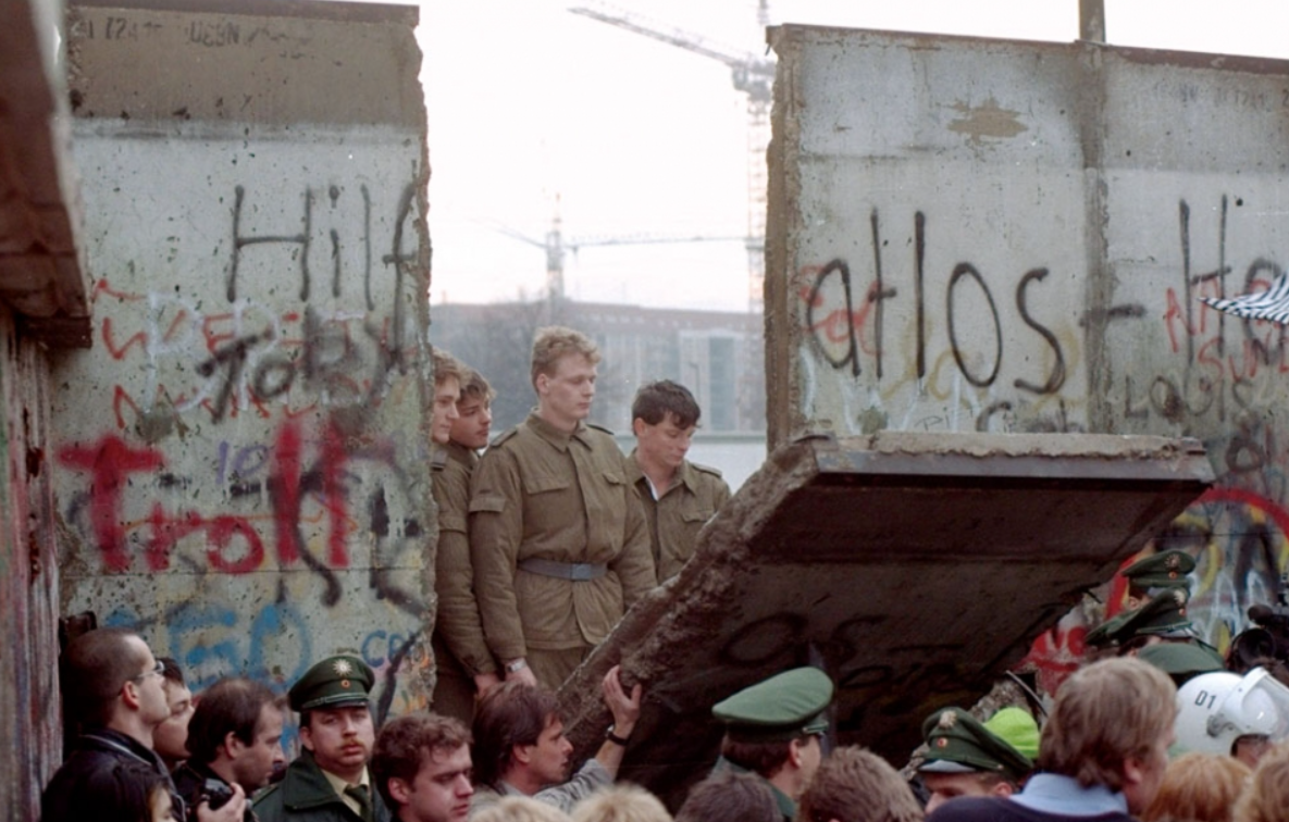 베를린 장벽 붕괴.png