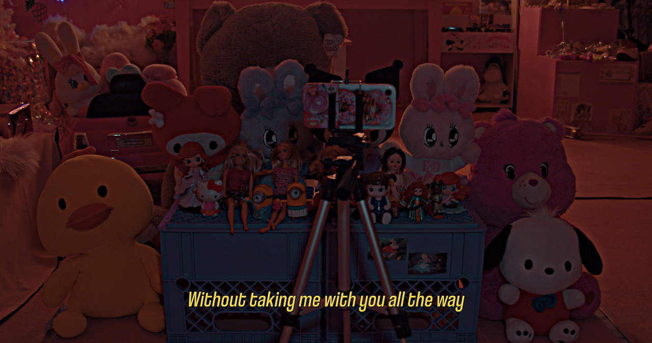 플라스틱 키치_4k_240br.mp4_000099516.png