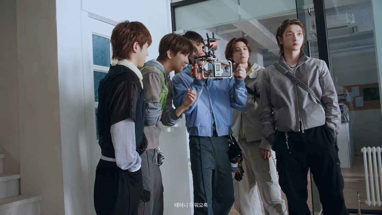 The Action_트랙 스포일러3_오프더레코드.png