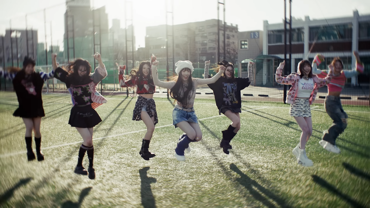 ShaLala MV 캡쳐_2.png