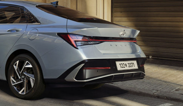 더뉴 아반떼 후측면.png