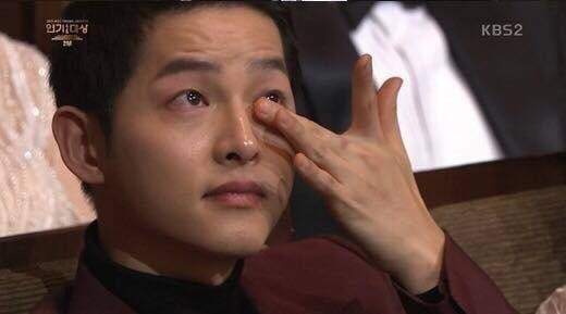 송중기 눈물짤.png