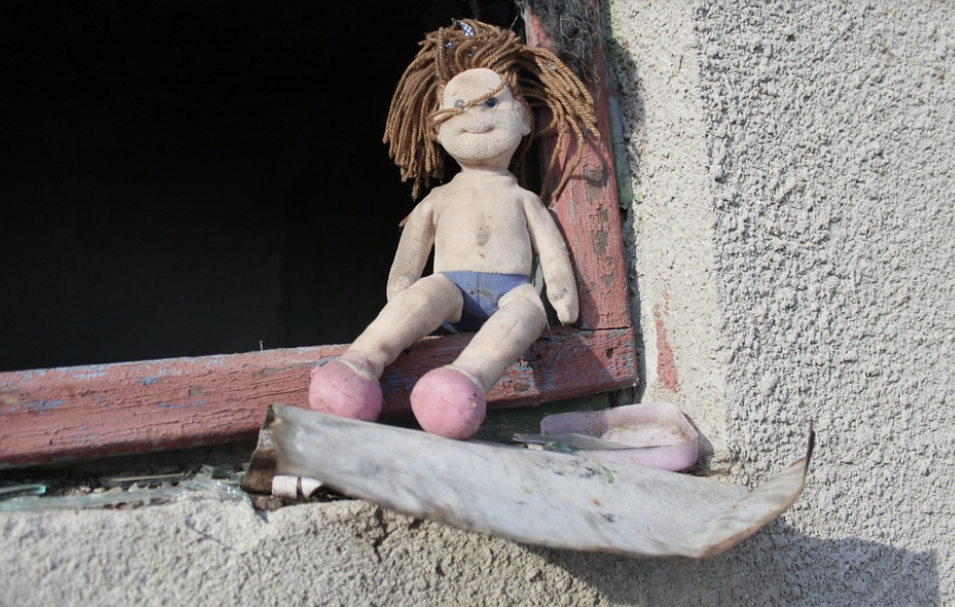 버려진 인형.png