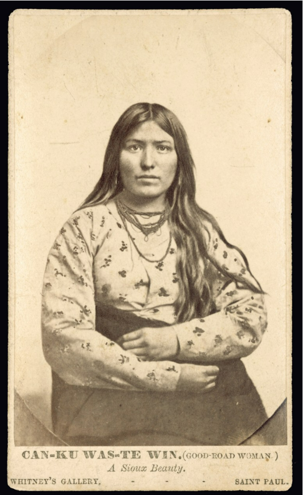 좋은 길의 여인이라는 뜻의 쿠 와스 테 윈 can-ku was-te win.png