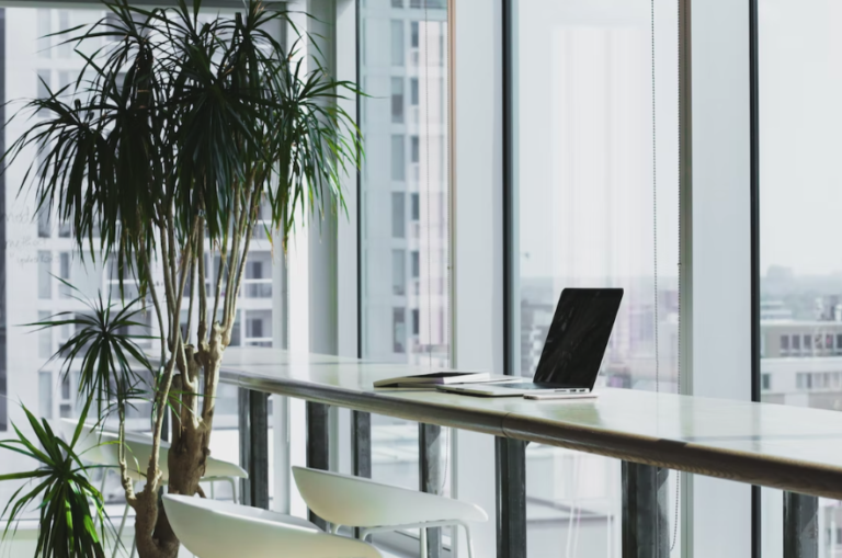 하이브리드 근무 원격근무 전환.png