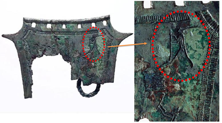 기원전 4세기 무렵 것으로 추정되는 농경문청동기. 함경도에서 행해지던 나경(裸耕) 모습이 새겨있다. 벌거벗은 농부가 여자를 상징하는 지신(地神)과의 섹스로 풍년을 기원하는 주술적 의미가 담긴 입춘의식이다. 사진 국립중앙박물관.png