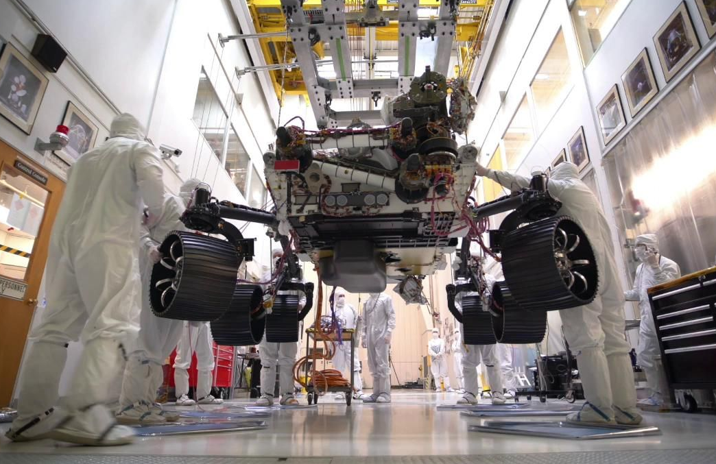 한국형 달 궤도 탐사선 다누리호의 발사 준비 장면. 사진 한국항공우주연구원.png