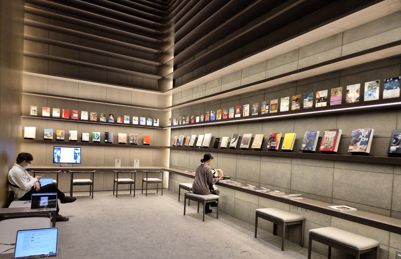 아티즌 미술관 라이브러리.png