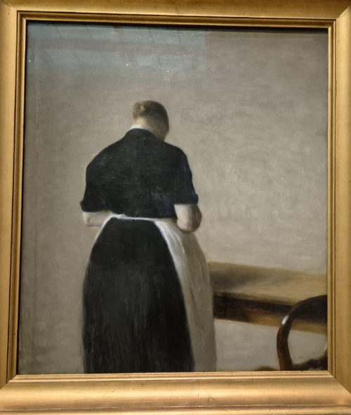 뒤에서 보는 여인.png