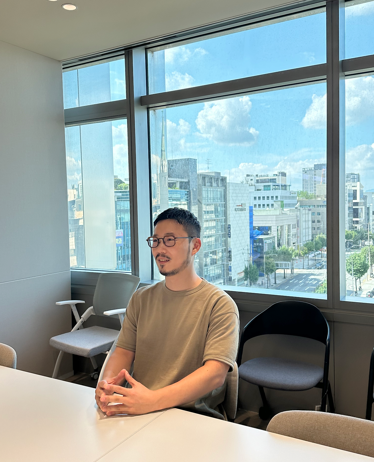 지훈님 회의실사진.png