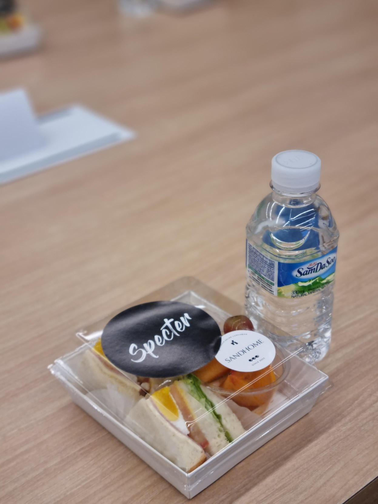 스펙터 라운지 현장 스케치 2.png