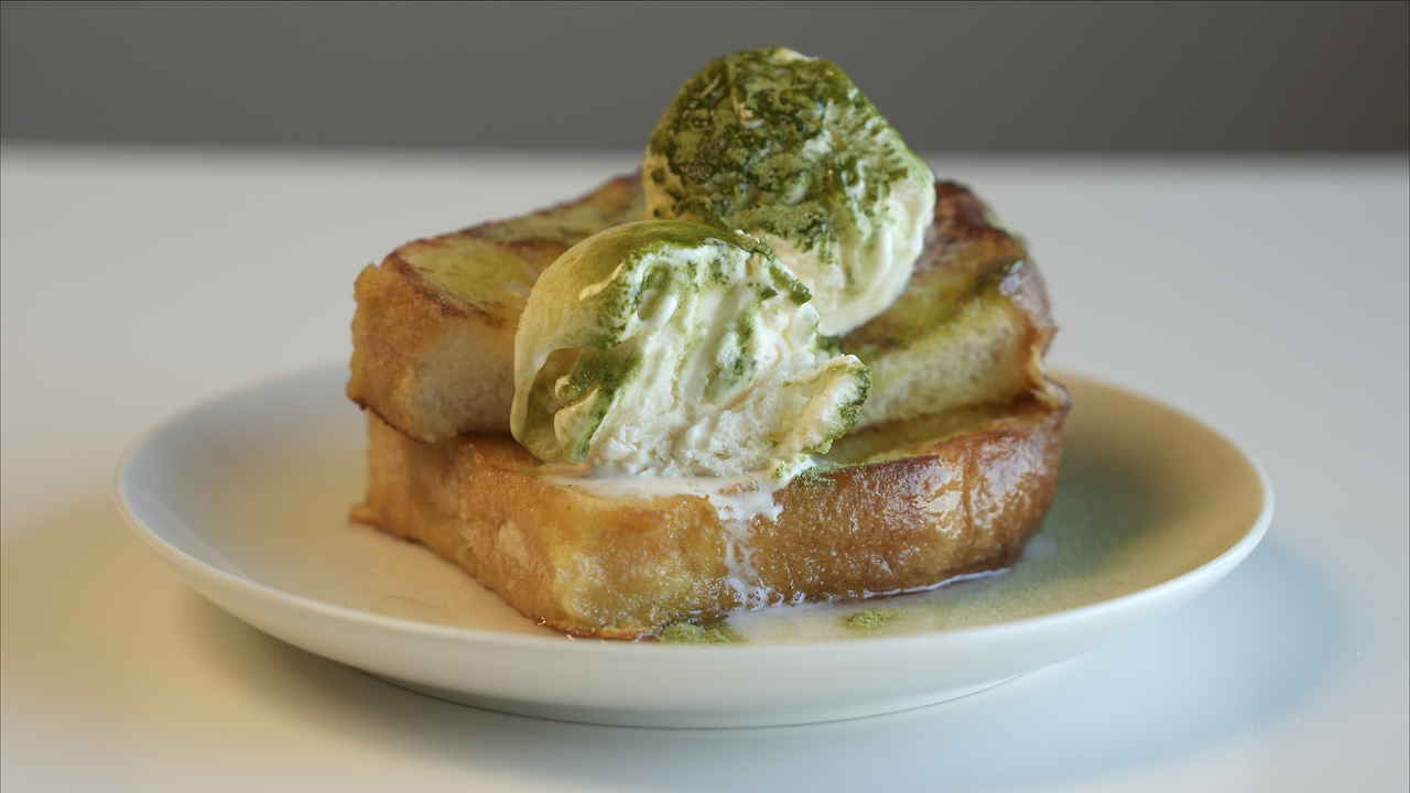 Egg toast with Matcha powder and ice cream9.png