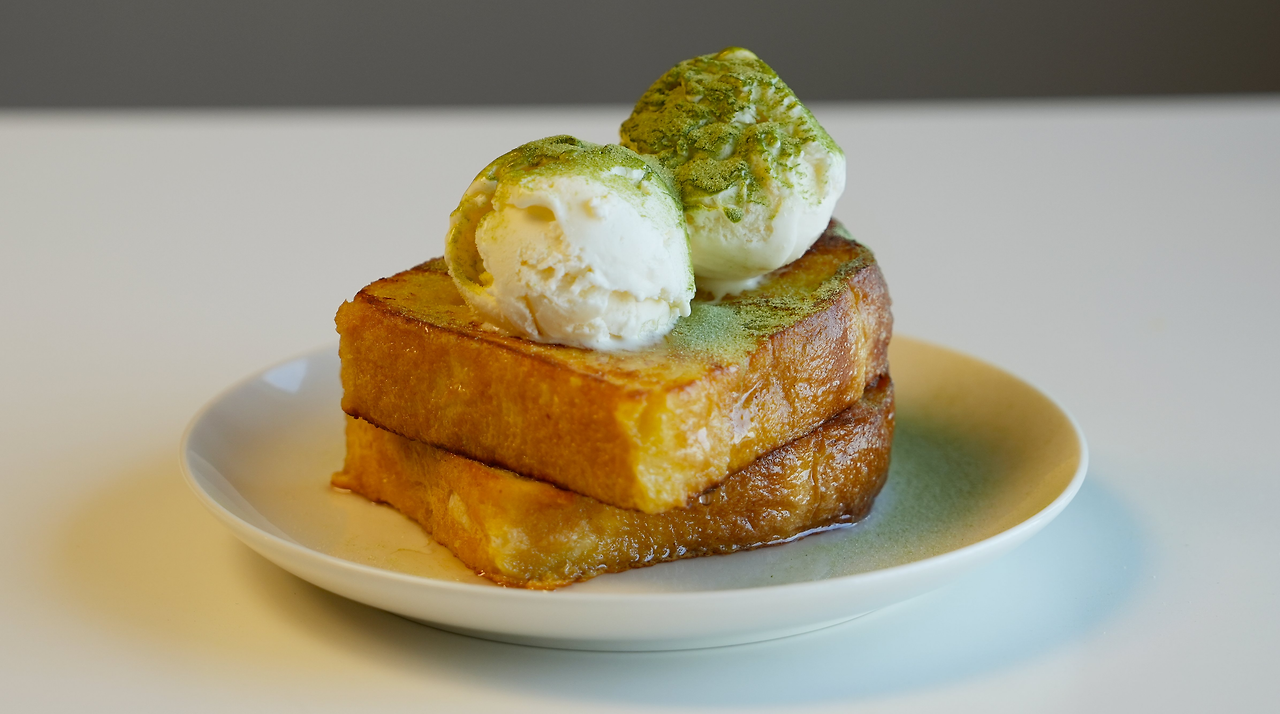 Egg toast with Matcha powder and ice cream8.png