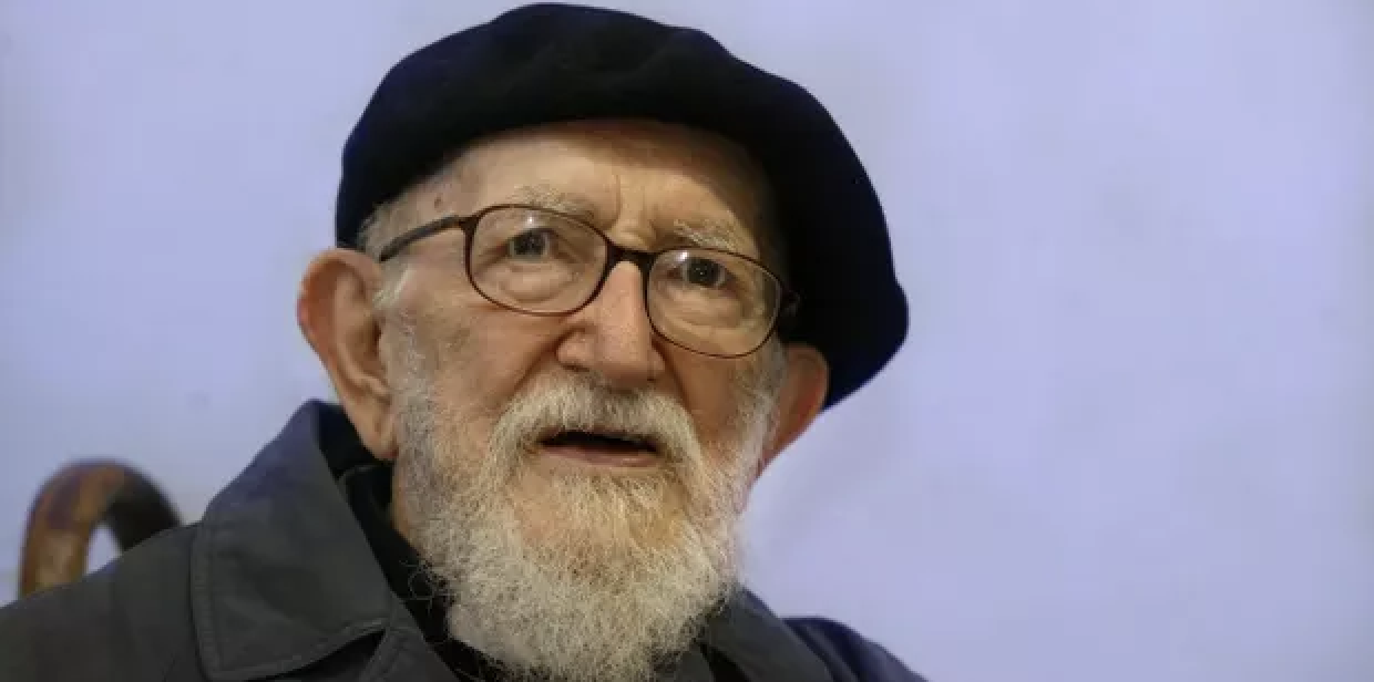 노년의 피에르 신부2.png